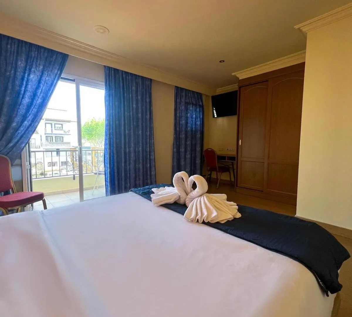 Hotel Portofino By Insidehome 엠푸리아브라바 3*,